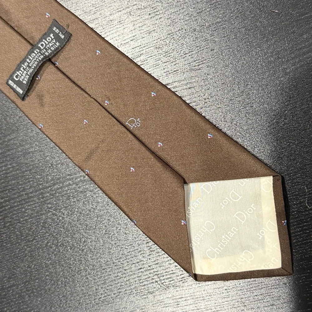 Vintage Christian Dior Brown Necktie with Subtle Dot Pattern - Picture 5 of 7